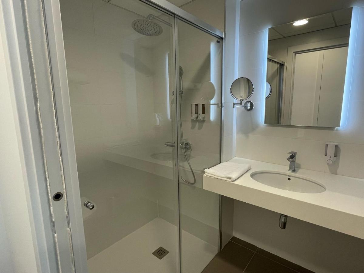 Hotel C31 Castelldefels Zewnętrze zdjęcie