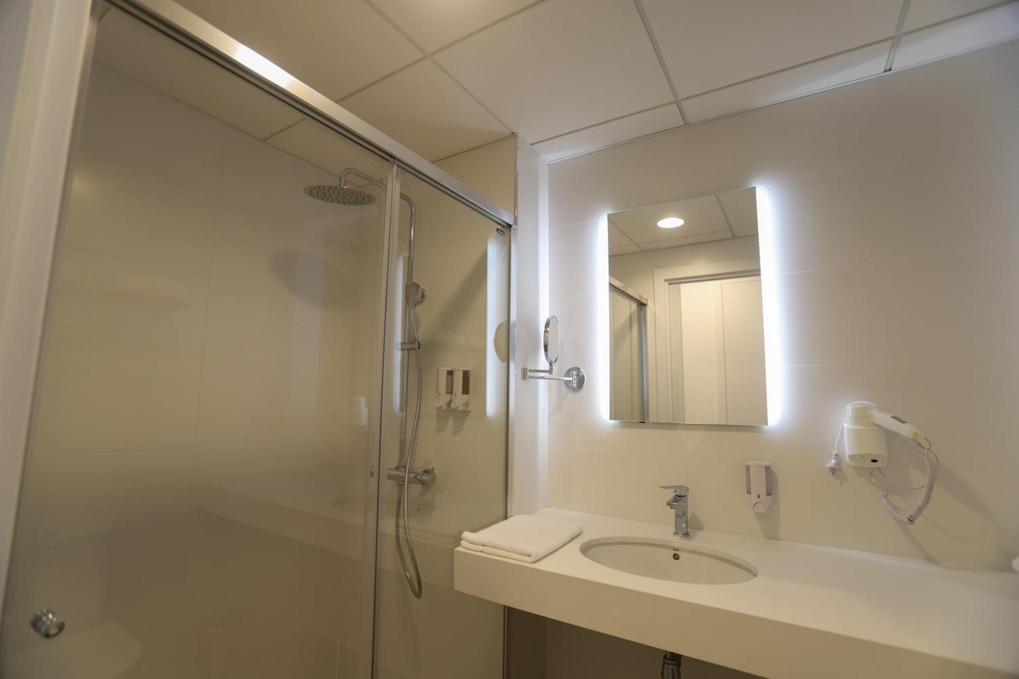 Hotel C31 Castelldefels Zewnętrze zdjęcie