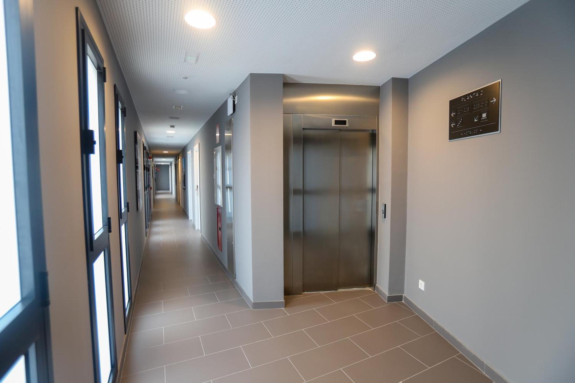 Hotel C31 Castelldefels Zewnętrze zdjęcie